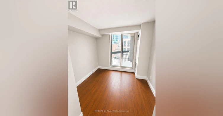 301-633 Bay Street, Toronto, ON, M5G 2G4