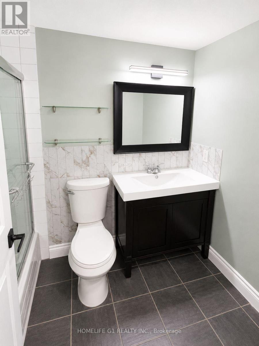 301-633 Bay Street, Toronto, ON, M5G 2G4 - 11