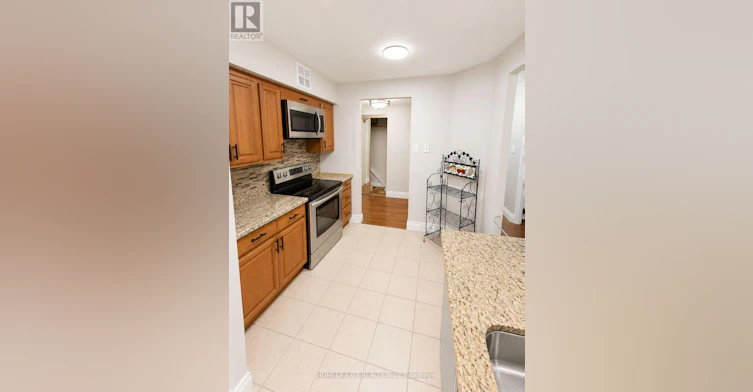301-633 Bay Street, Toronto, ON, M5G 2G4 - 4