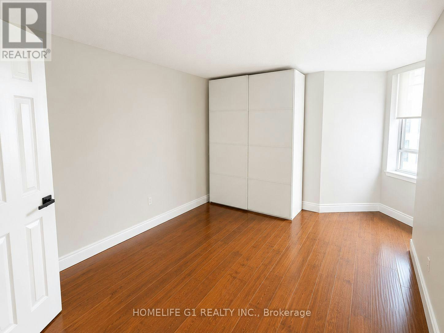 301-633 Bay Street, Toronto, ON, M5G 2G4 - 12