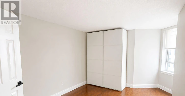 301-633 Bay Street, Toronto, ON, M5G 2G4 - 12