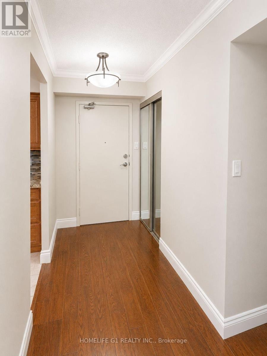 301-633 Bay Street, Toronto, ON, M5G 2G4 - 5