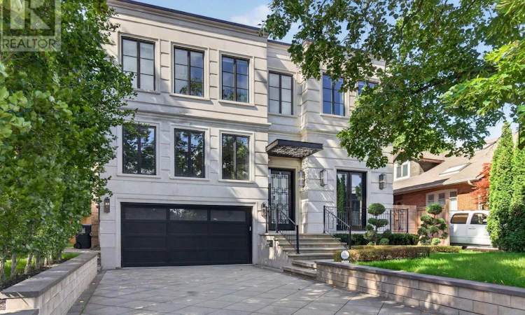 154 Yonge Boulevard