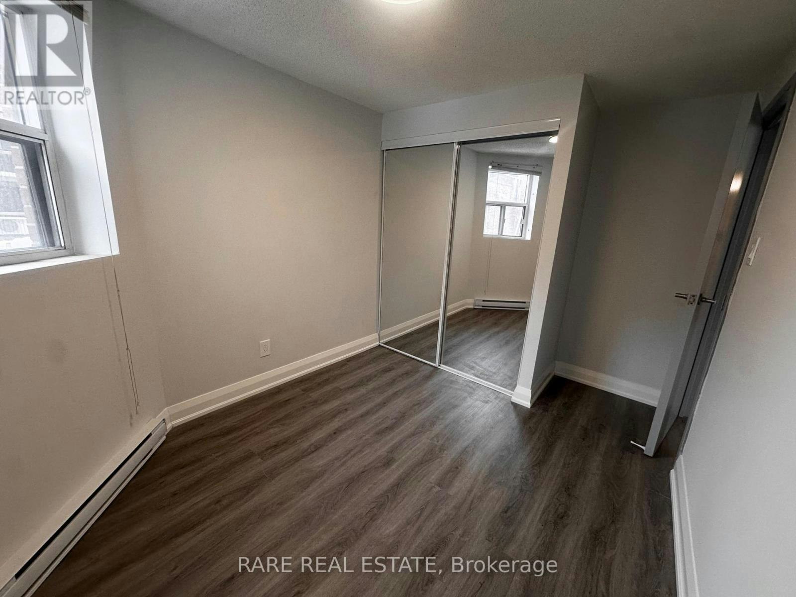 8-99 Bellevue Avenue, Toronto, ON, M5T 2N8 - 8