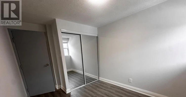8-99 Bellevue Avenue, Toronto, ON, M5T 2N8 - 4