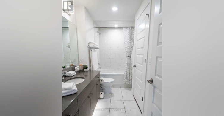 322-2 Adam Sellers Street, Markham, ON, L6B 1P2 - 7