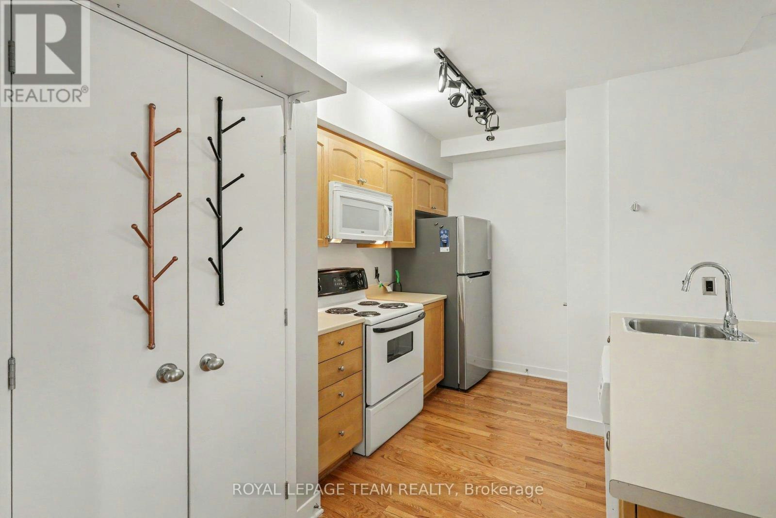 C-418 Nepean Street, Ottawa, ON, K1R 5G7 - 5