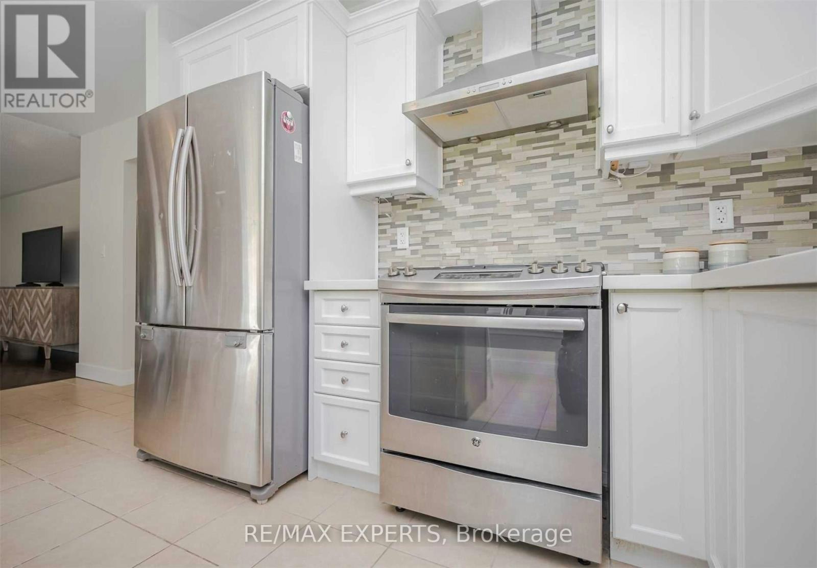 27 Mooney Trail, New Tecumseth, ON, L9R 0J4 - 12