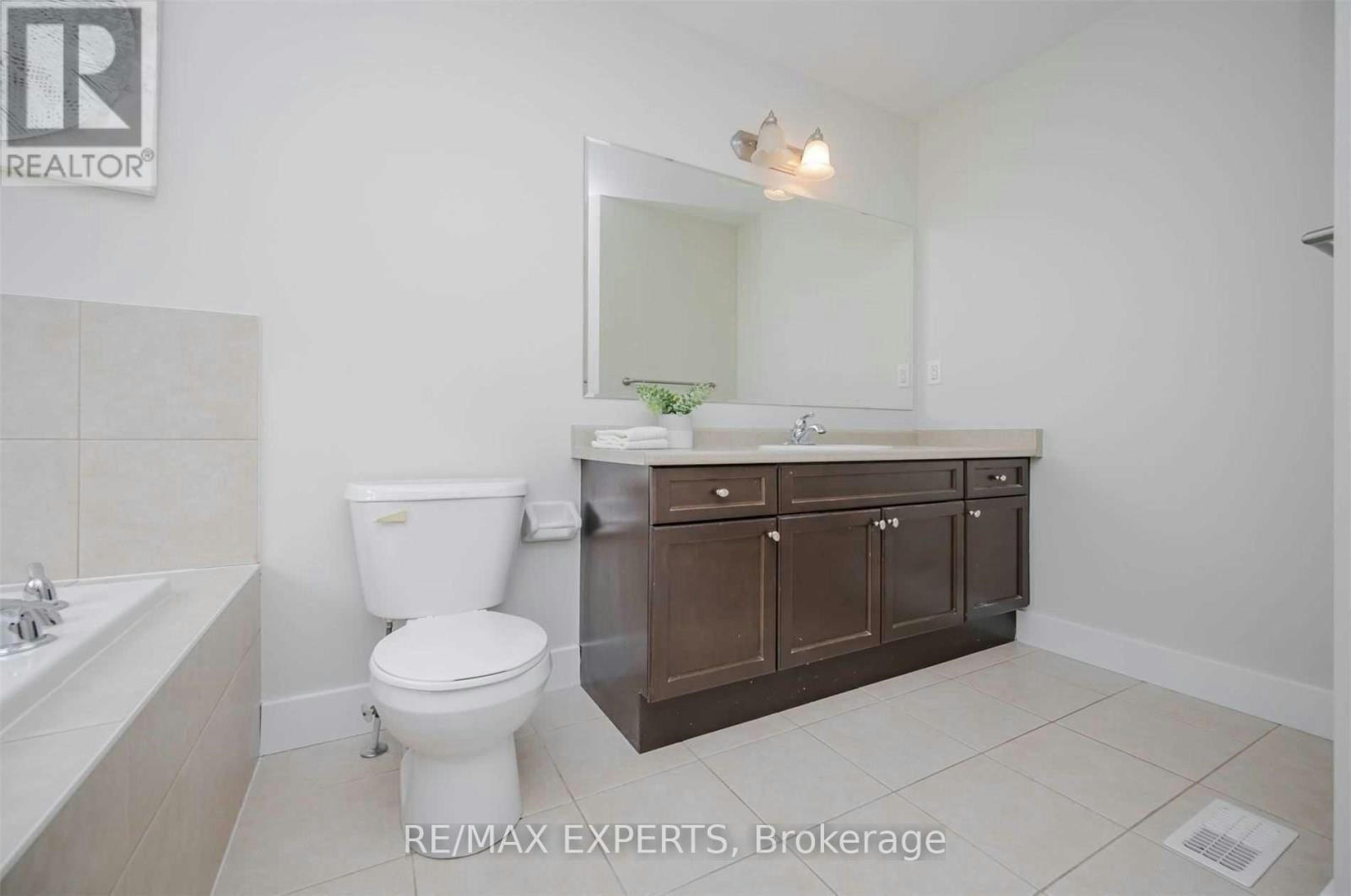 27 Mooney Trail, New Tecumseth, ON, L9R 0J4 - 19
