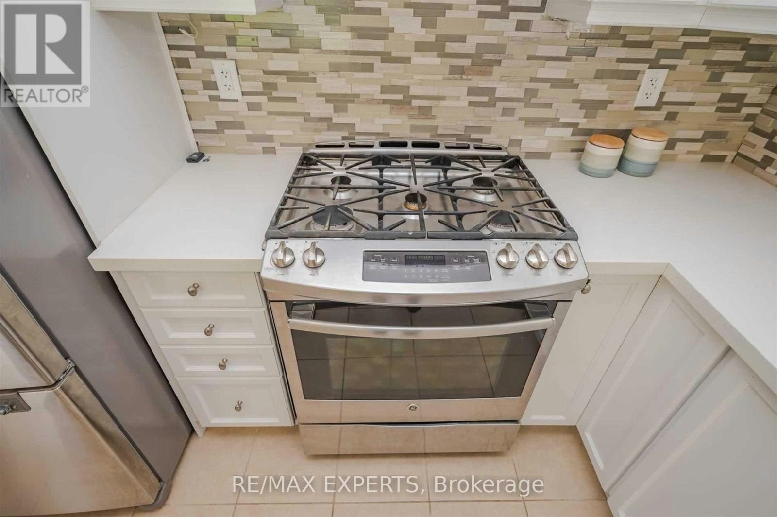 27 Mooney Trail, New Tecumseth, ON, L9R 0J4 - 13