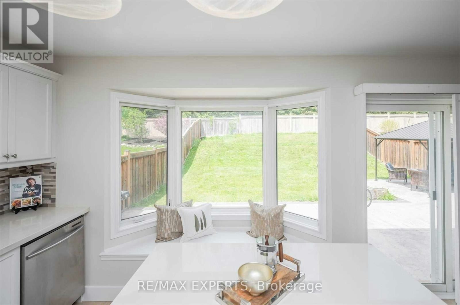27 Mooney Trail, New Tecumseth, ON, L9R 0J4 - 14