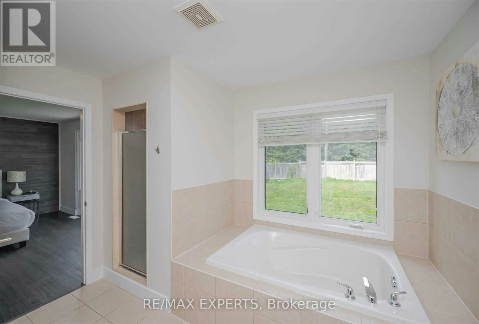 27 Mooney Trail, New Tecumseth, ON, L9R 0J4 - 21