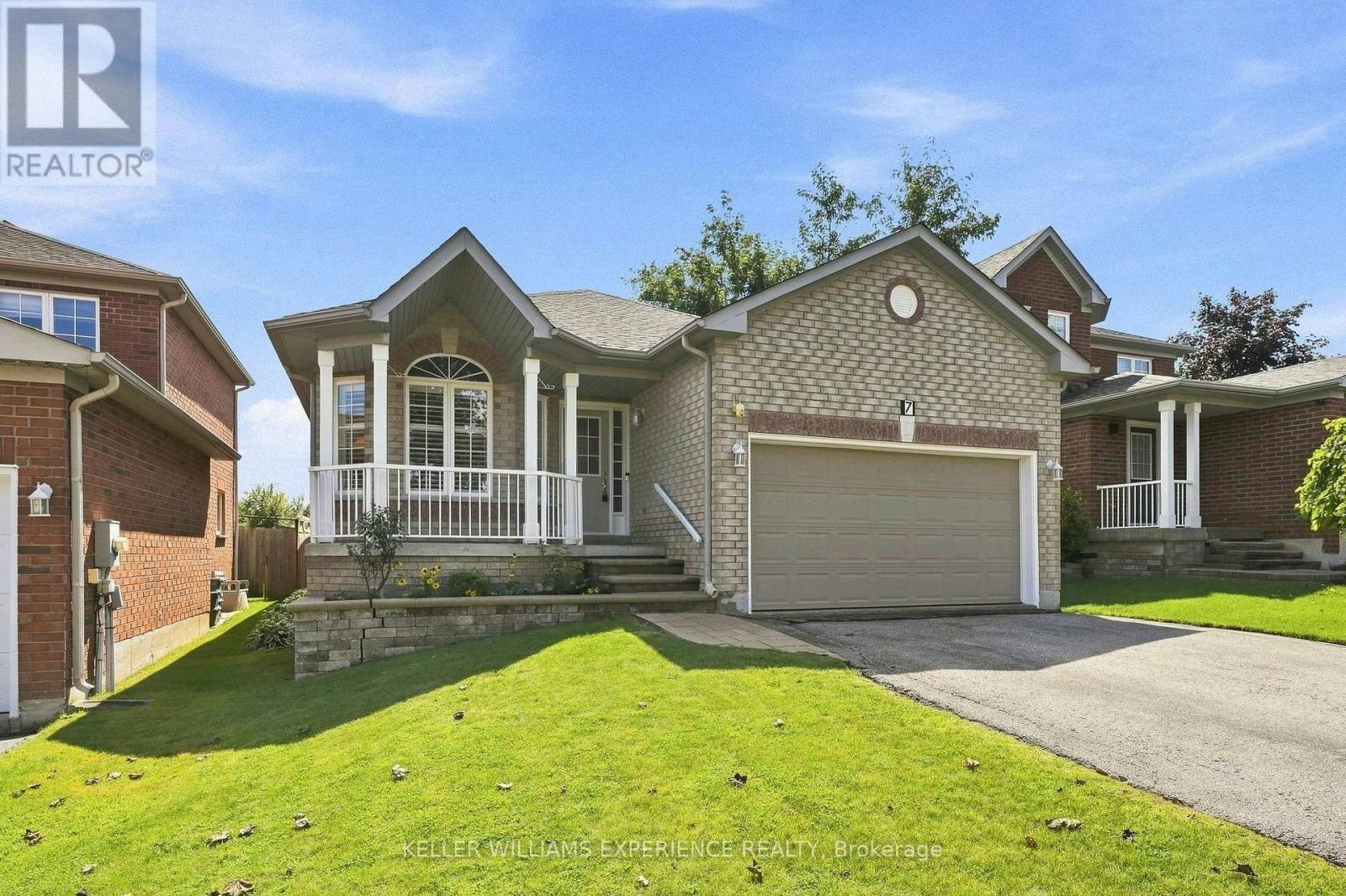 7 Stanley Street, Barrie, ON, L4M 6V2