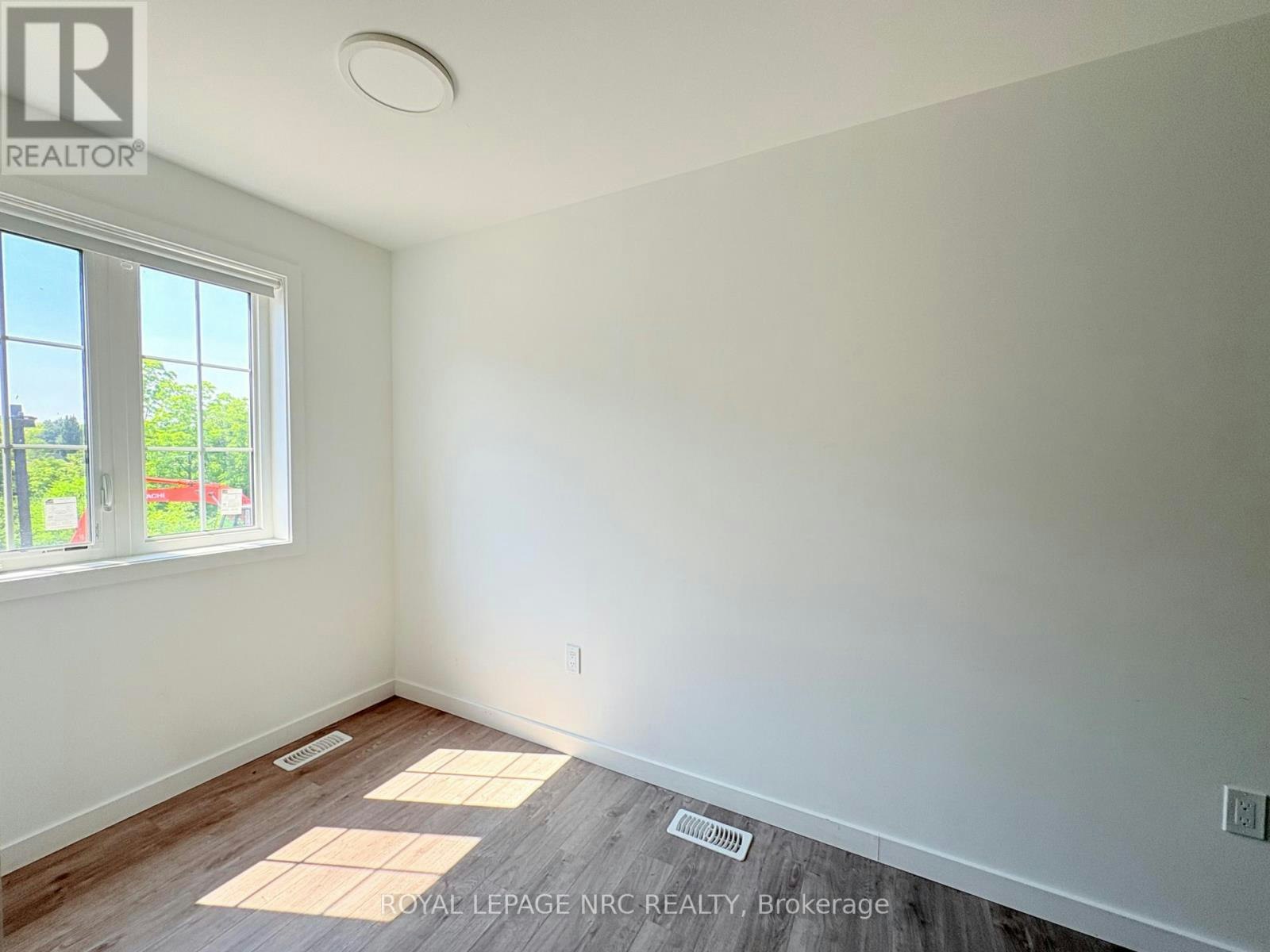 90 Highriver Trail, Welland, ON, L3C 0H6 - 2