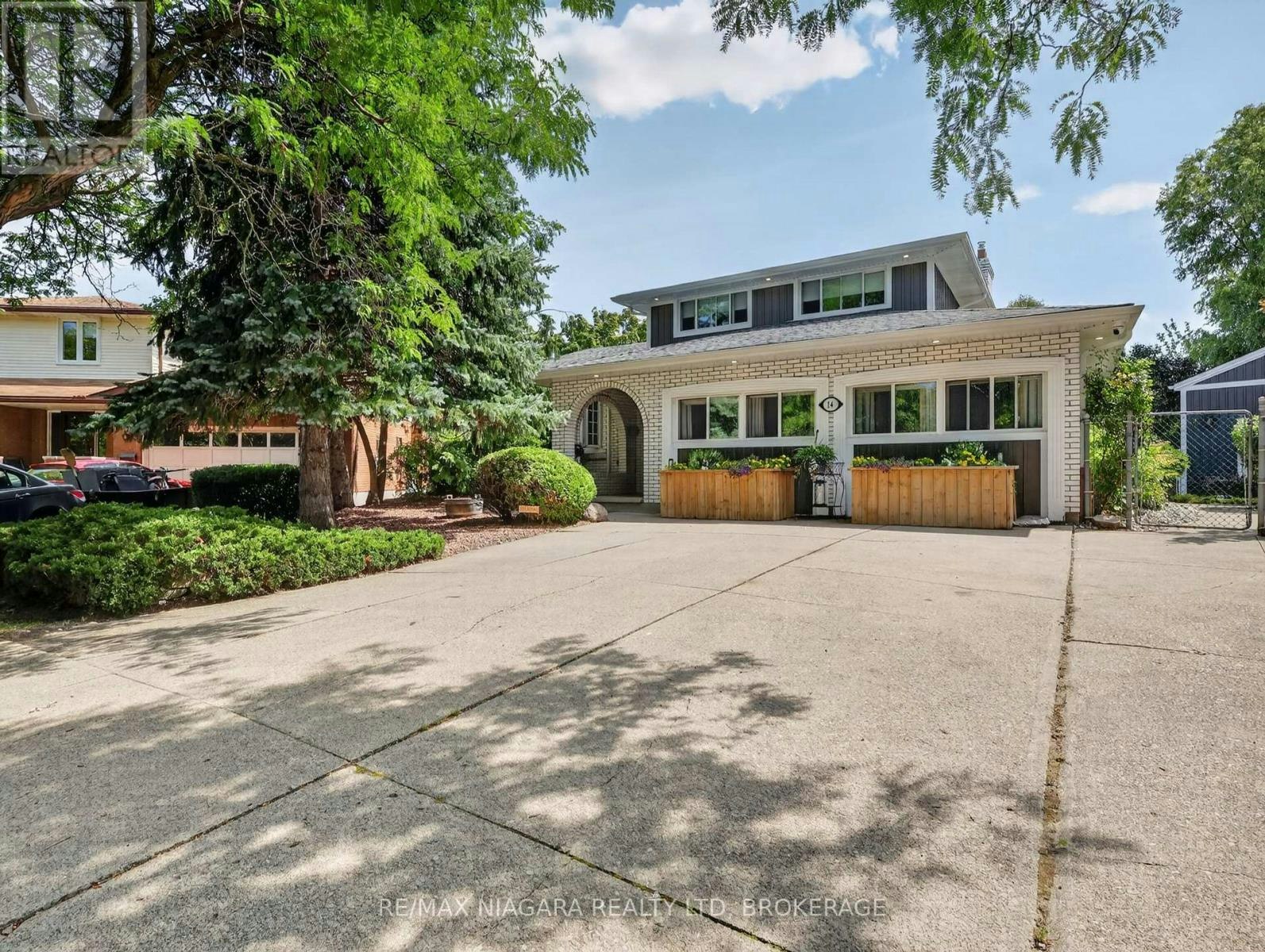 14 Fairlawn Court, St. Catharines, ON, L2M 7K4