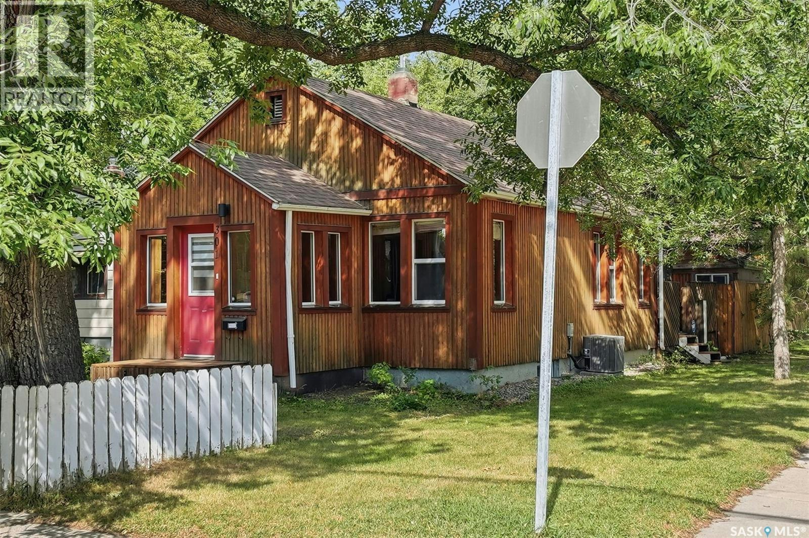301 Taylor Street W, Saskatoon, SK, S7M 0C6