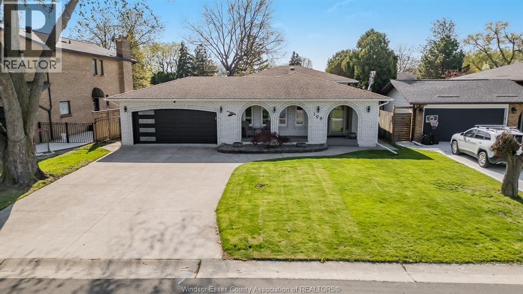 109 Centennial, Tecumseh, ON, N8N 2N7