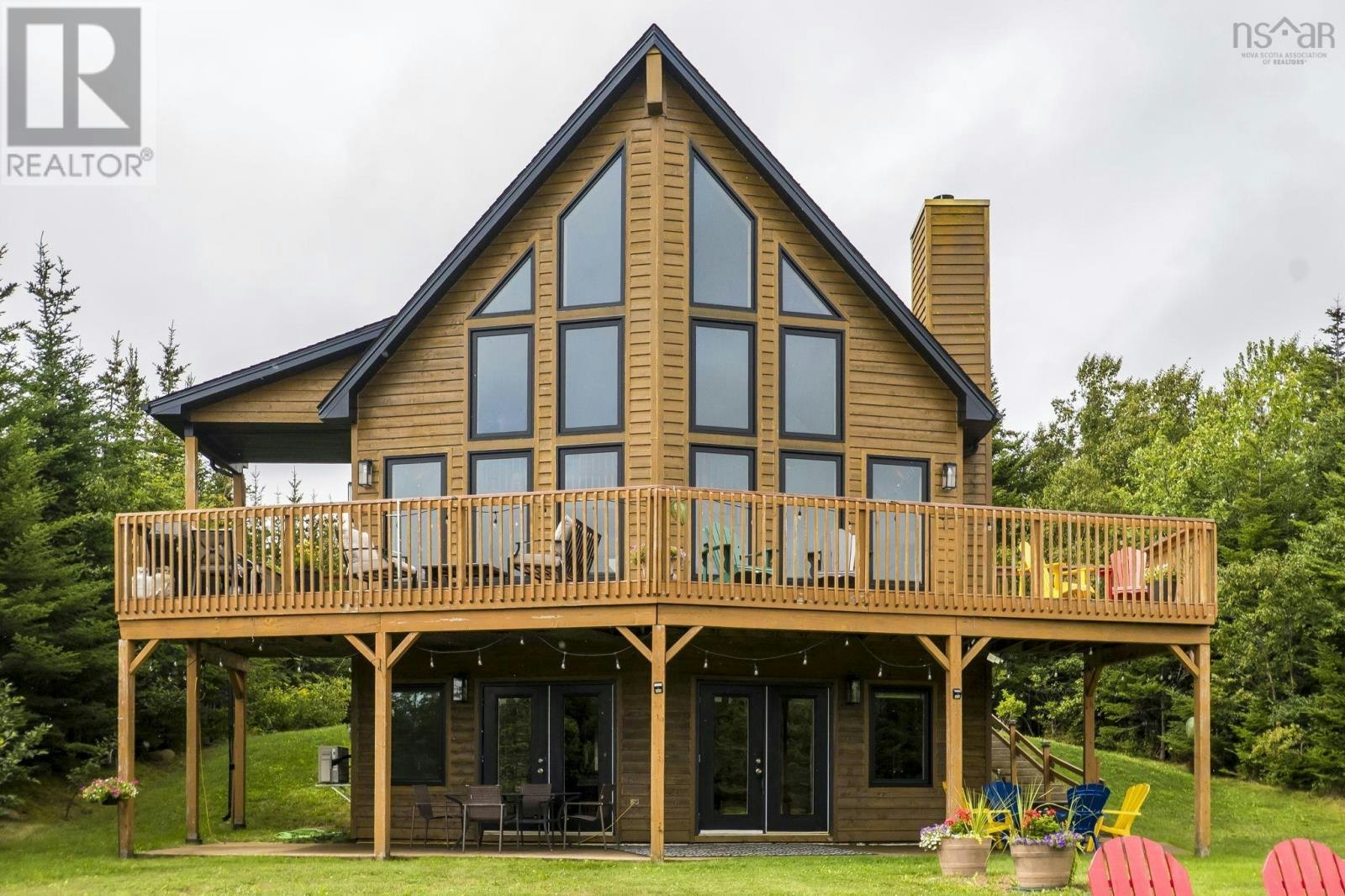 5 Evergreen Crescent, West Porters Lake, NS, B3E 1L7