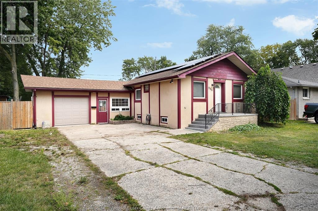 986 Eastlawn, Windsor, ON, N8S 3H9