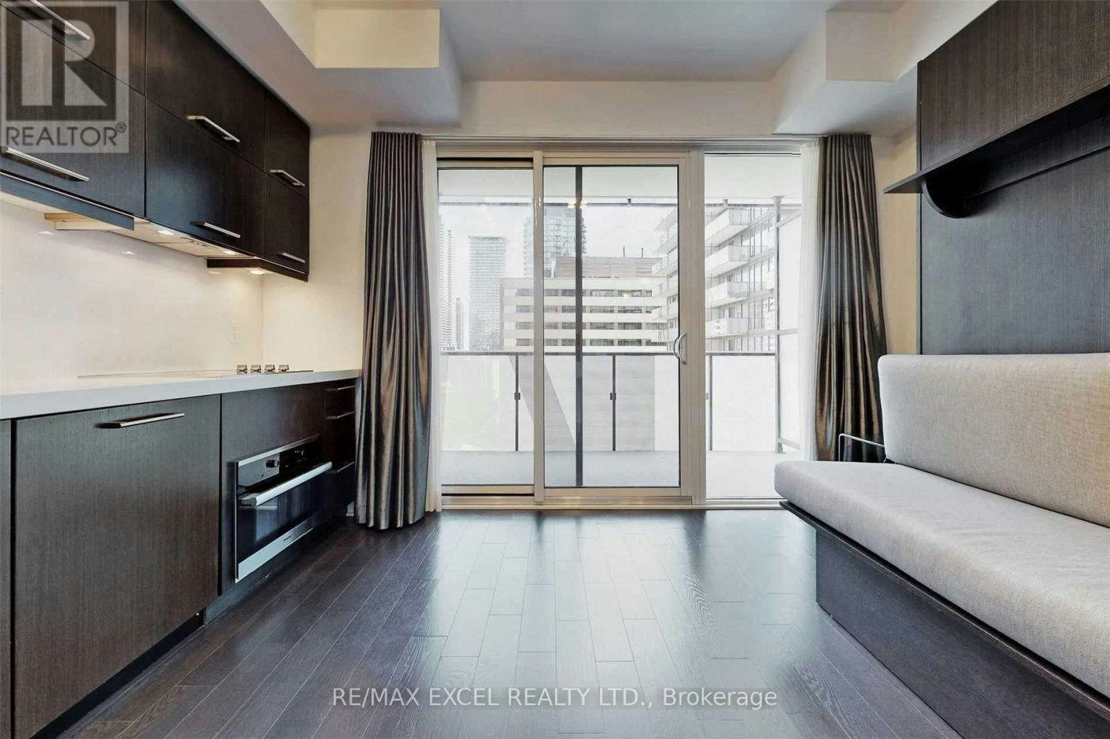 810-65 St Mary Street, Toronto, ON, M5S 0A6 - 11