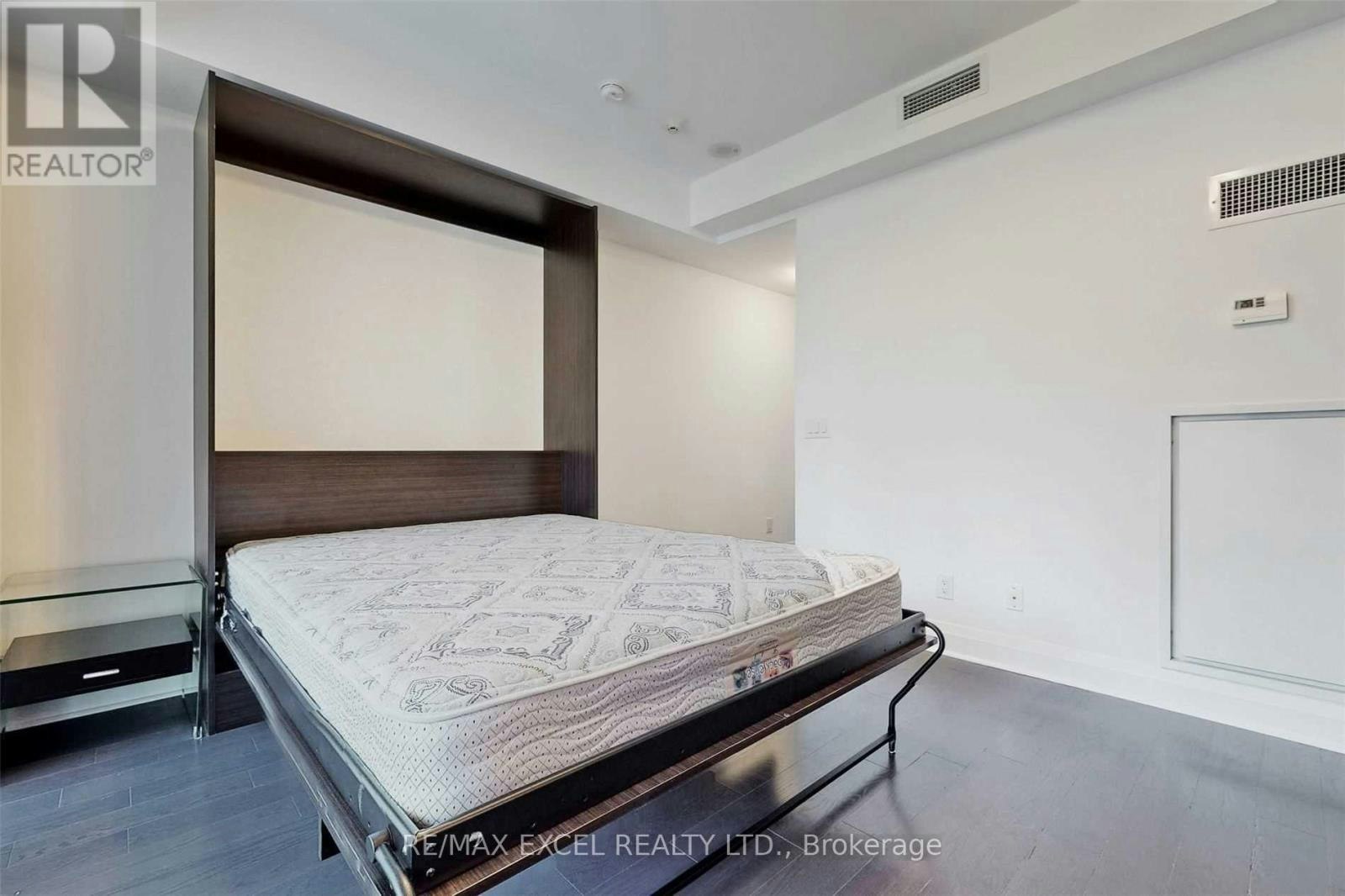 810-65 St Mary Street, Toronto, ON, M5S 0A6 - 16