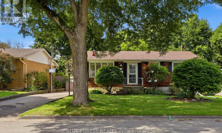 83 Amy Crescent