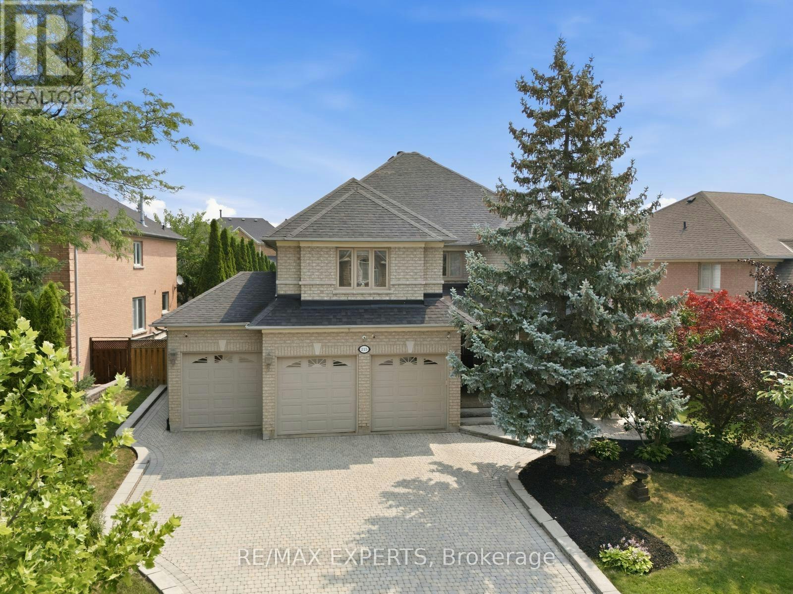 215 Velmar Drive, Vaughan, ON, L4L 8K3