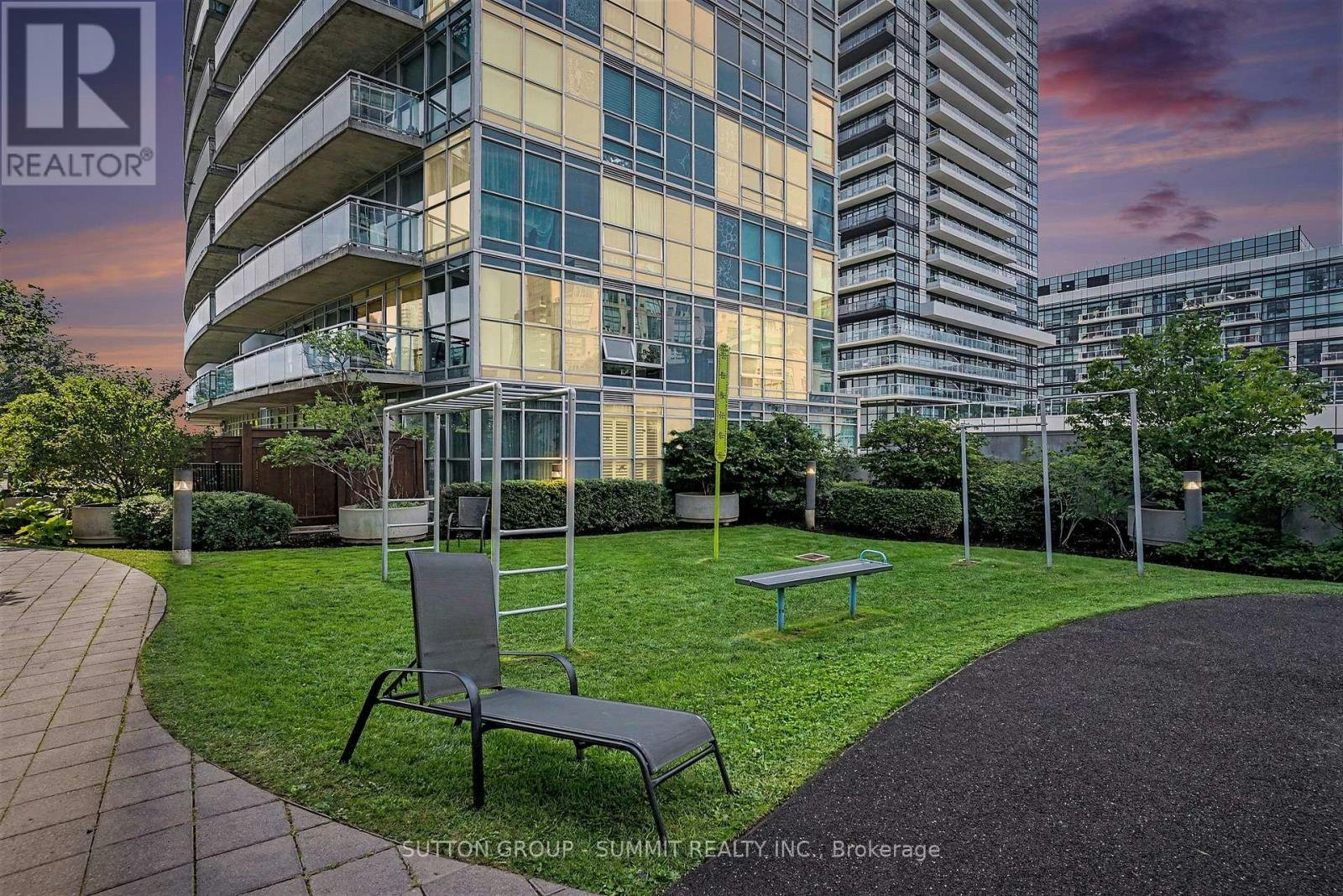 1931-165 Legion Road N, Toronto, ON, M8Y 0B3 - 38