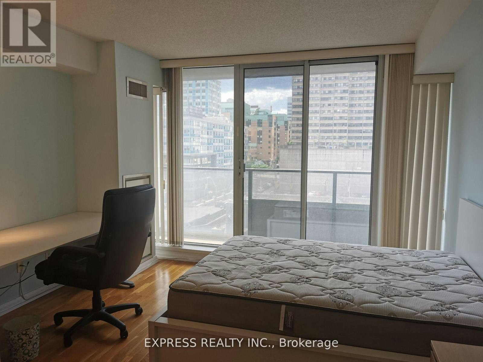 930-111 Elizabeth Street, Toronto, ON, M5G 1P7 - 7