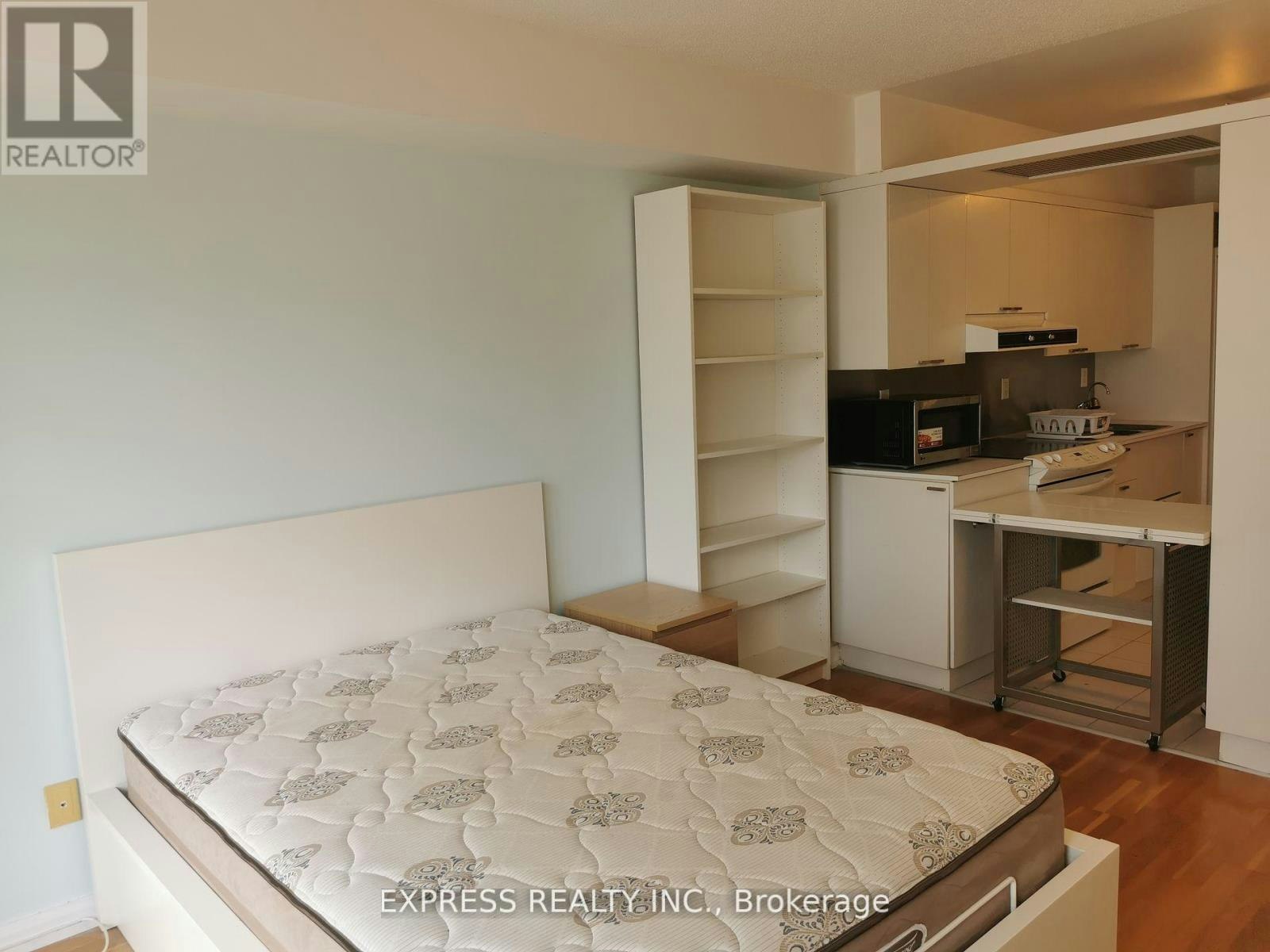 930-111 Elizabeth Street, Toronto, ON, M5G 1P7 - 5