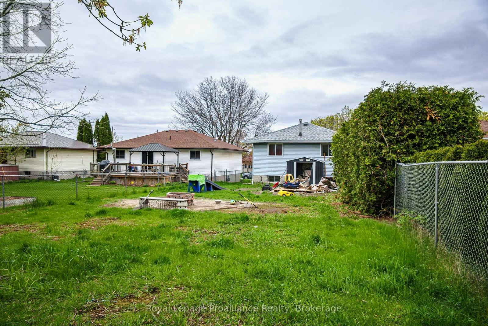 21 Pepper Avenue, Belleville, ON, K8P 4R2 - 11
