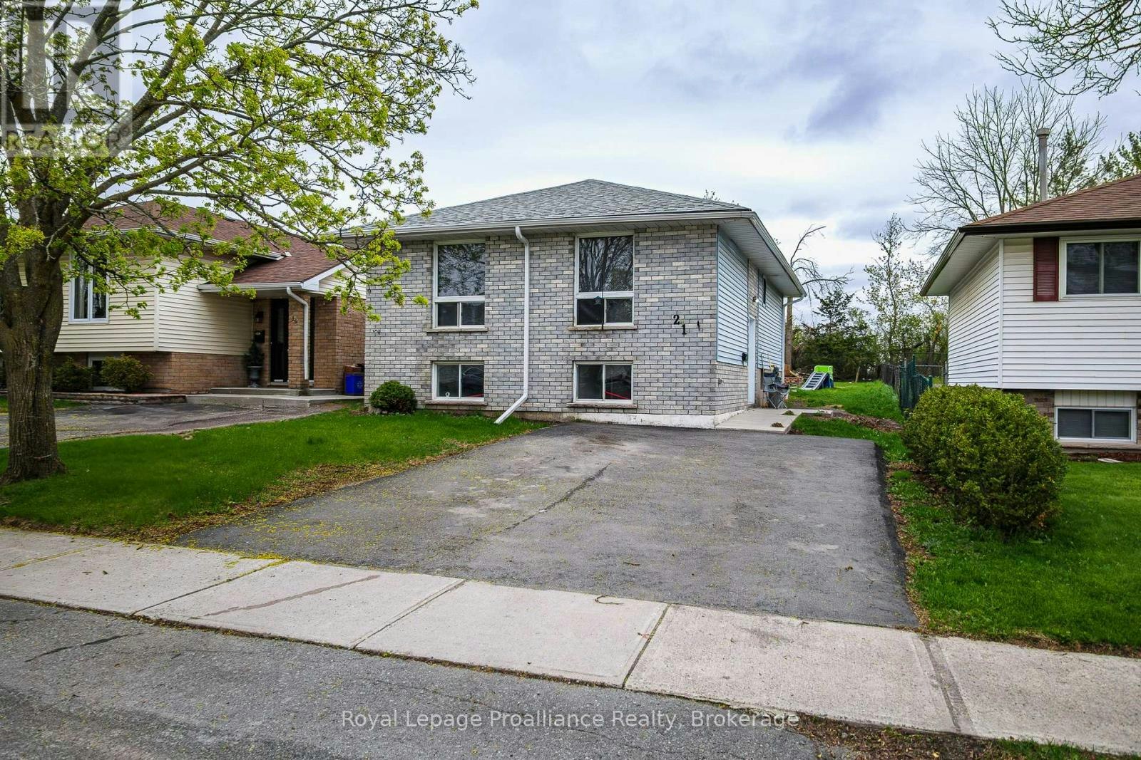 21 Pepper Avenue, Belleville, ON, K8P 4R2 - 2