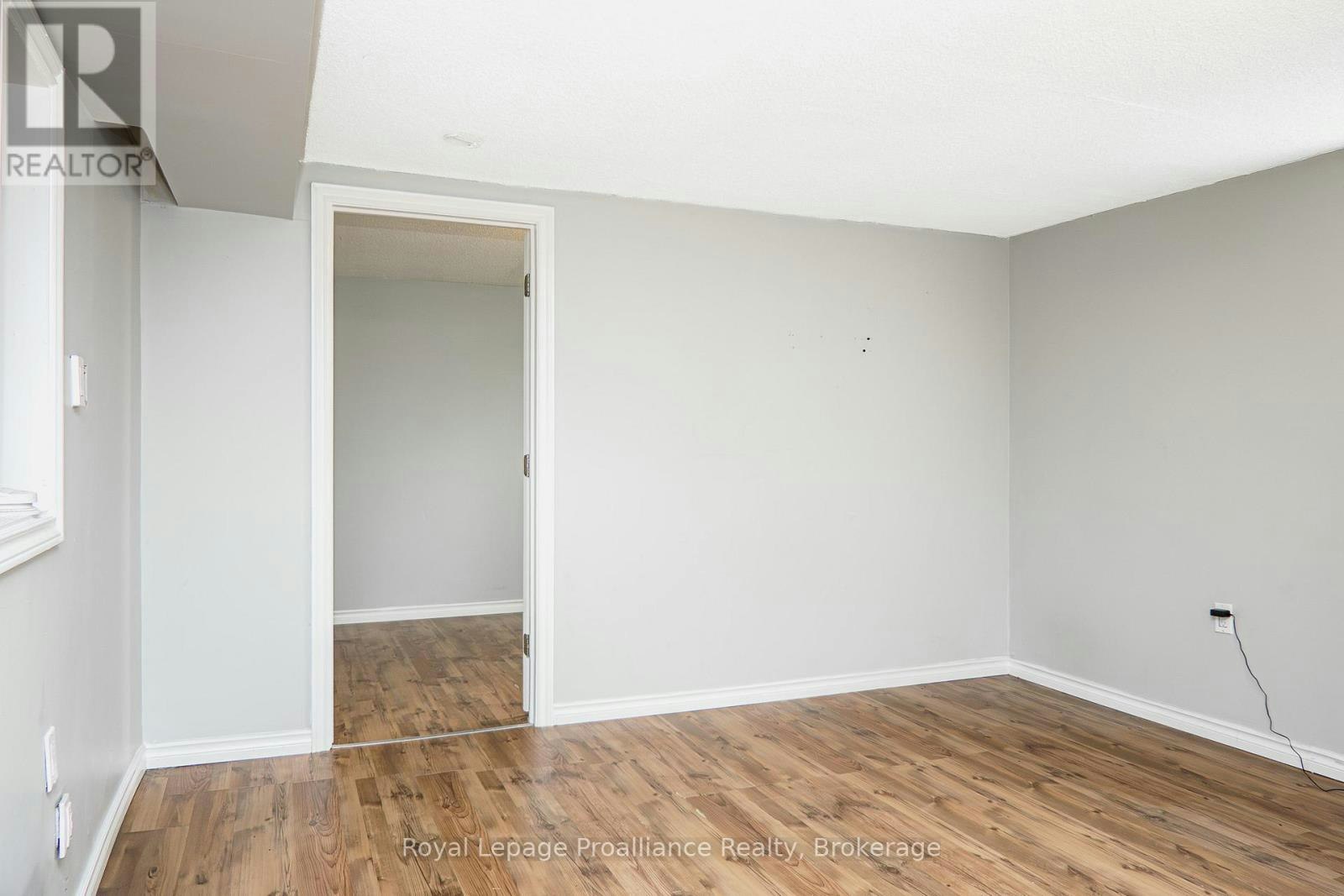 21 Pepper Avenue, Belleville, ON, K8P 4R2 - 5