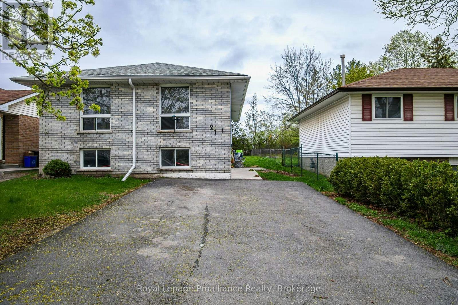 21 Pepper Avenue, Belleville, ON, K8P 4R2 - 3