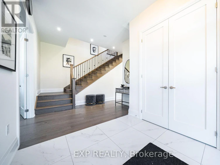 38 Bud Leggett Crescent, Georgina, ON, L4P 0T1 - 3