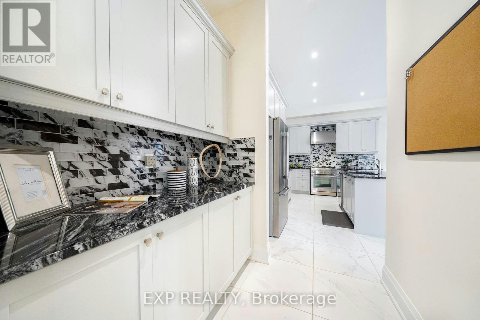 38 Bud Leggett Crescent, Georgina, ON, L4P 0T1 - 22