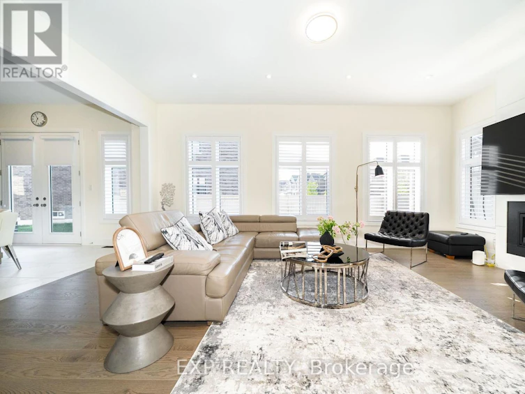 38 Bud Leggett Crescent, Georgina, ON, L4P 0T1 - 12