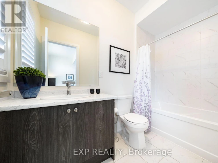 38 Bud Leggett Crescent, Georgina, ON, L4P 0T1 - 38
