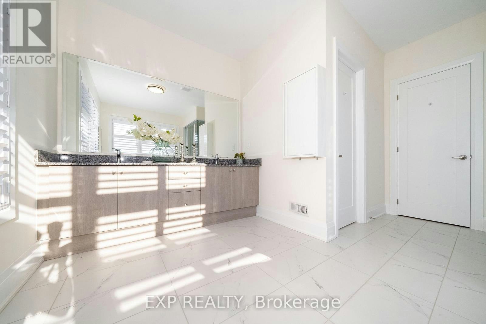38 Bud Leggett Crescent, Georgina, ON, L4P 0T1 - 33