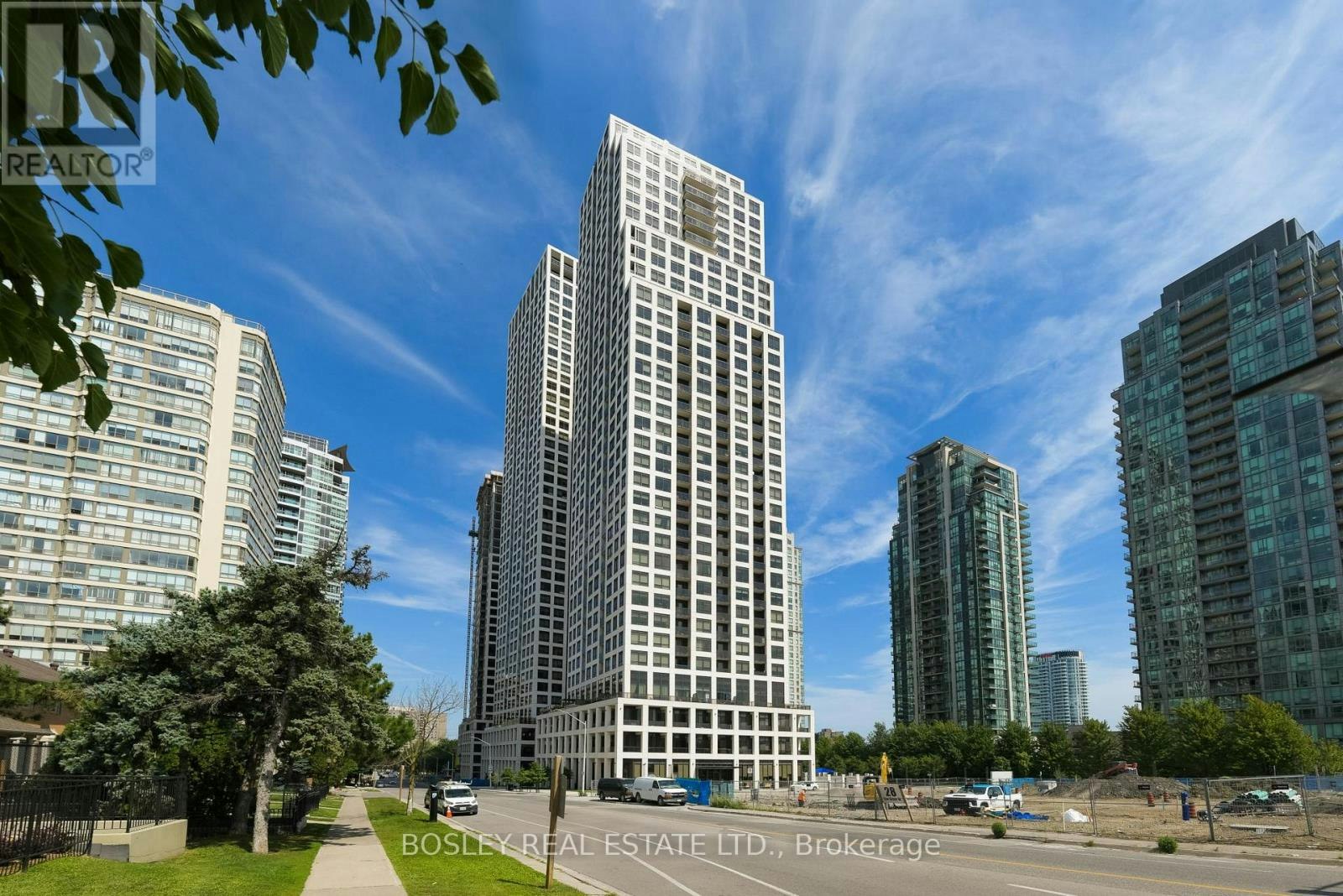 704-36 Elm Drive W, Mississauga, ON, L5B 0N3