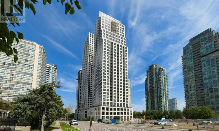 704-36 Elm Drive W