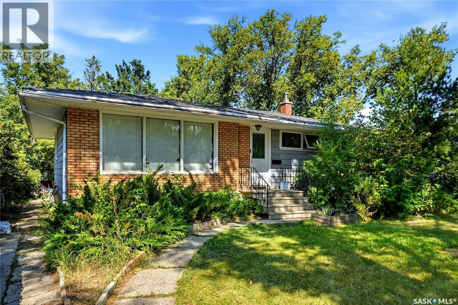 1722 Macpherson Avenue, Regina, SK, S4S 4C9