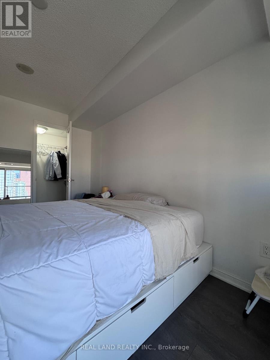 1111-400 Adelaide Street, Toronto, ON, M5A 1N4 - 12