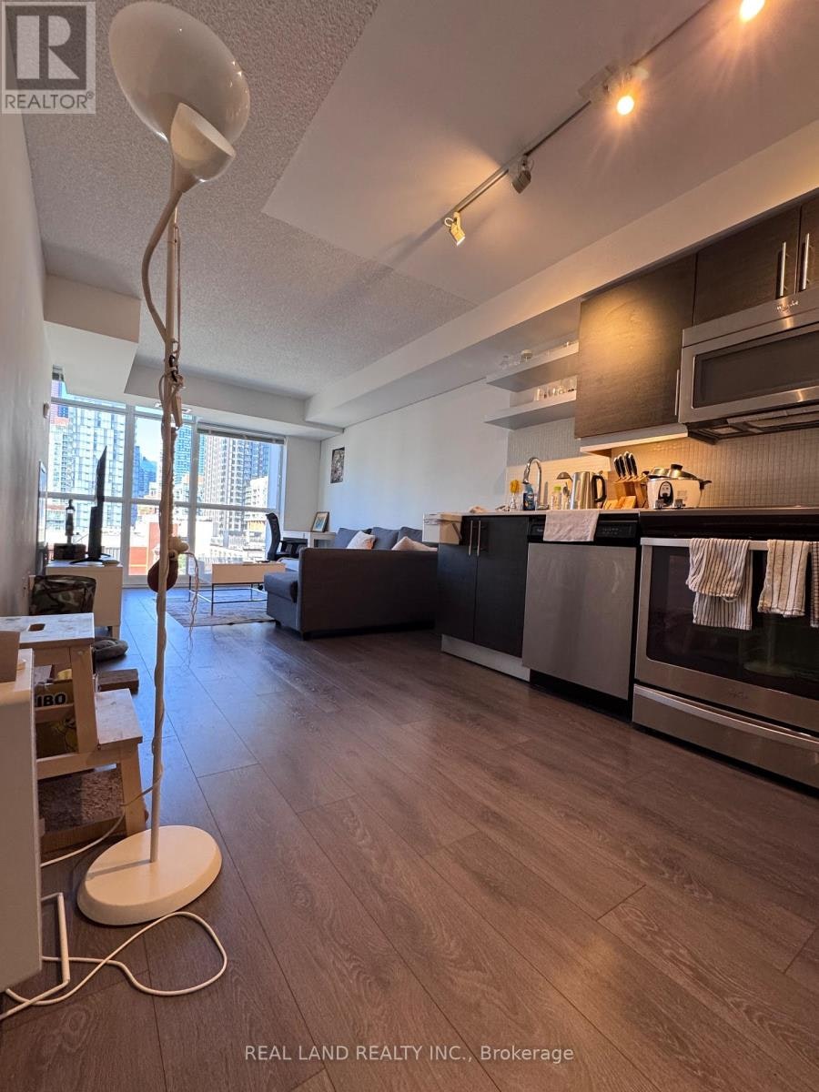1111-400 Adelaide Street, Toronto, ON, M5A 1N4 - 19