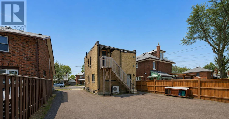18 Mclaughlin Boulevard, Oshawa, ON, L1G 2N8 - 11
