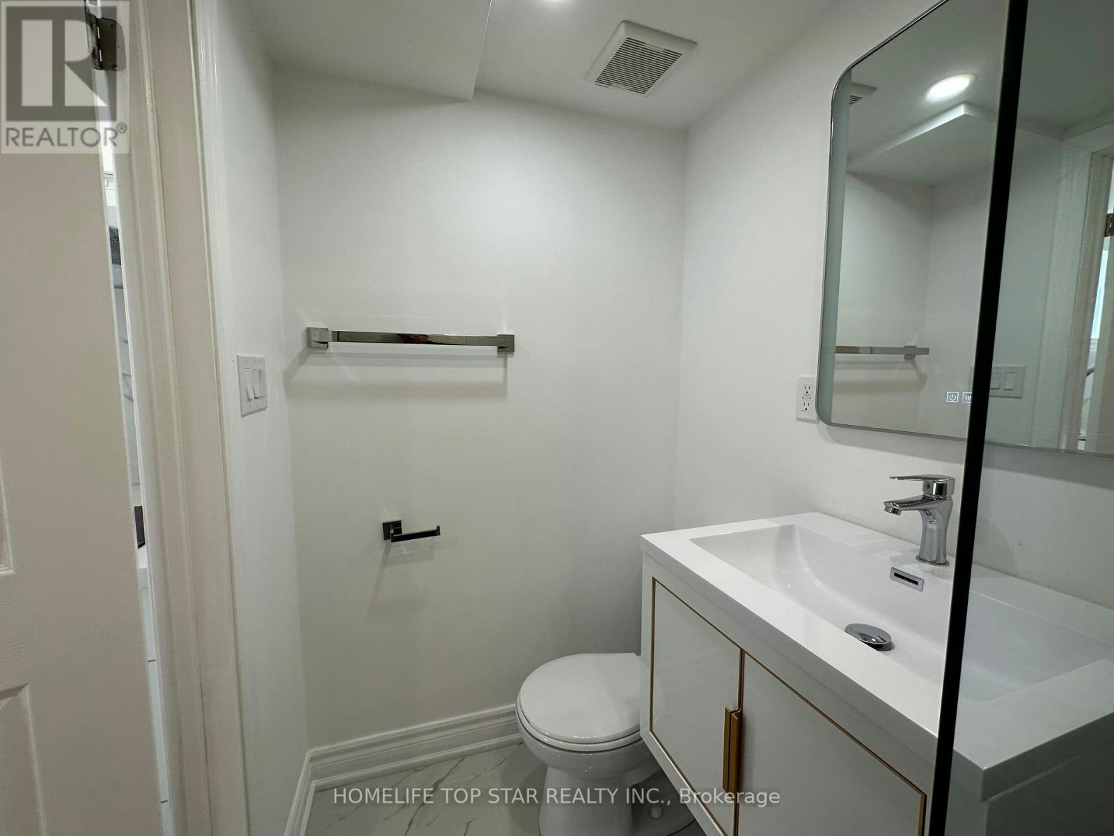 BACHELOR-38 Cartier Crescent, Richmond Hill, ON, L4C 2N2 - 6