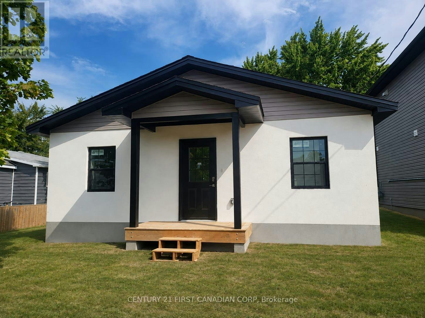 2388 Boswell Street, St. Clair, ON, N0N 1B0