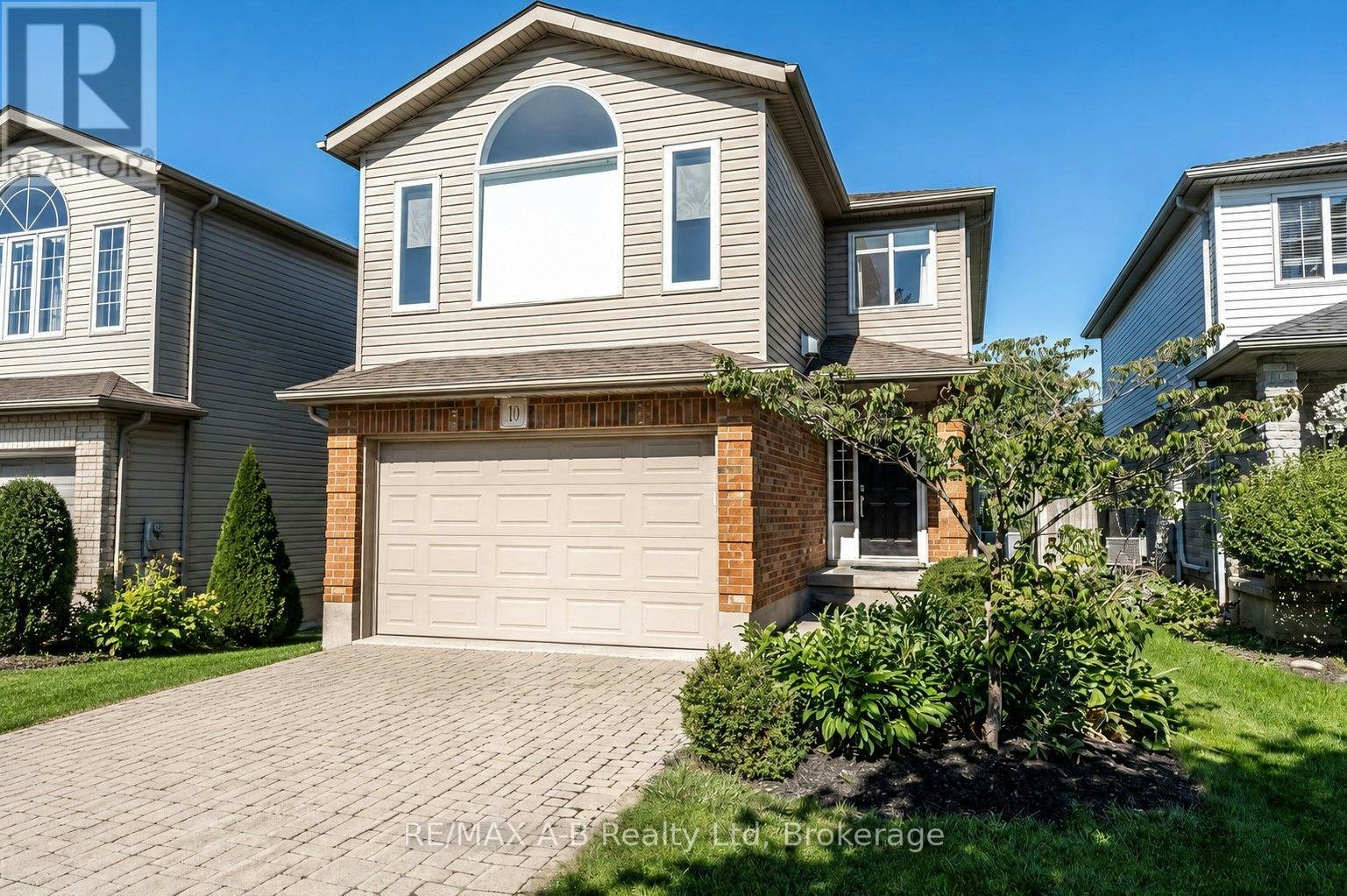 10 Buckingham Drive, Stratford, ON, N5A 7Z9
