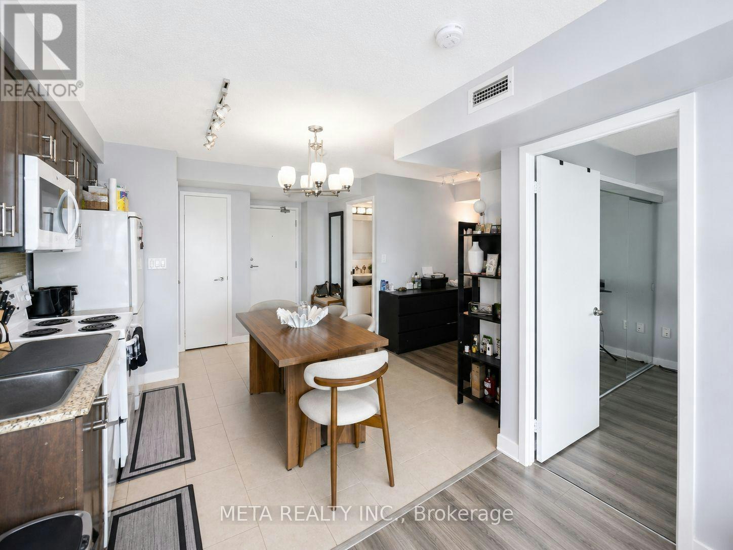 2802-15 Fort York Boulevard, Toronto, ON, M5V 3Y4 - 10