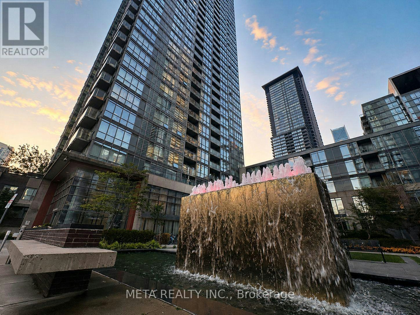2802-15 Fort York Boulevard, Toronto, ON, M5V 3Y4